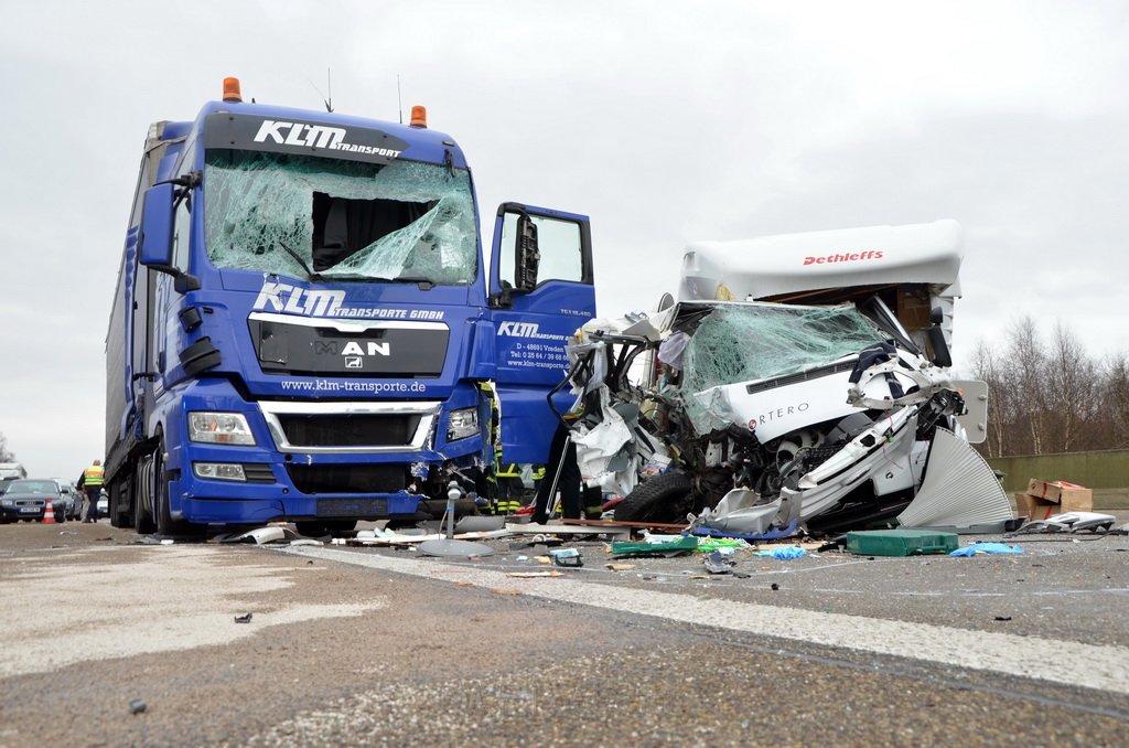 Schwerer VU A 1 Rich Saarbruecken kurz vor AK Leverkusen P080.JPG - Miklos Laubert